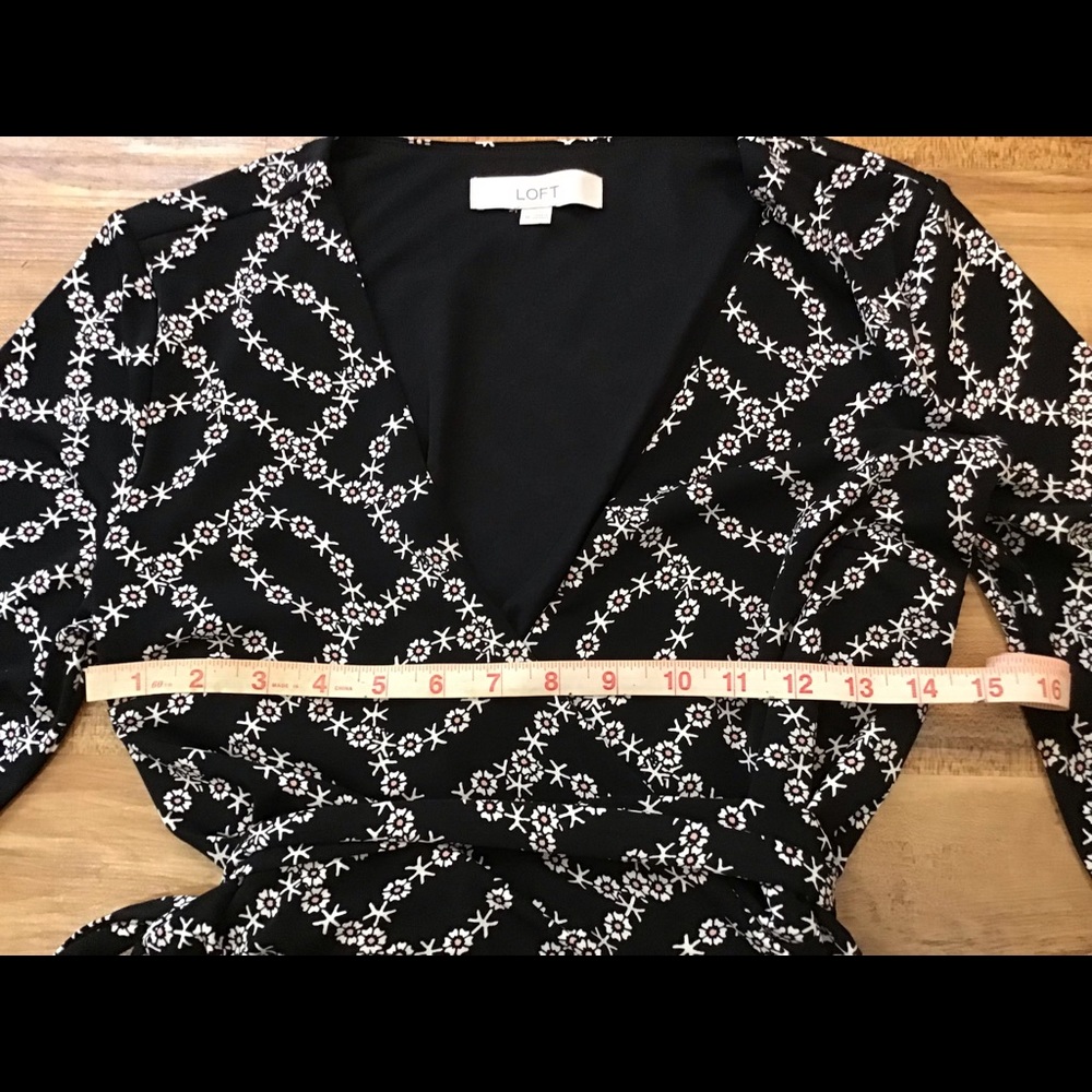 NWOT LOFT Flower & Star Print Wrap Dress - Picture 6 of 12